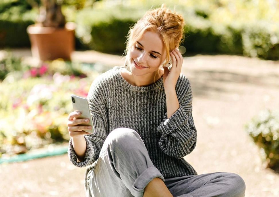 Girl using free iphone