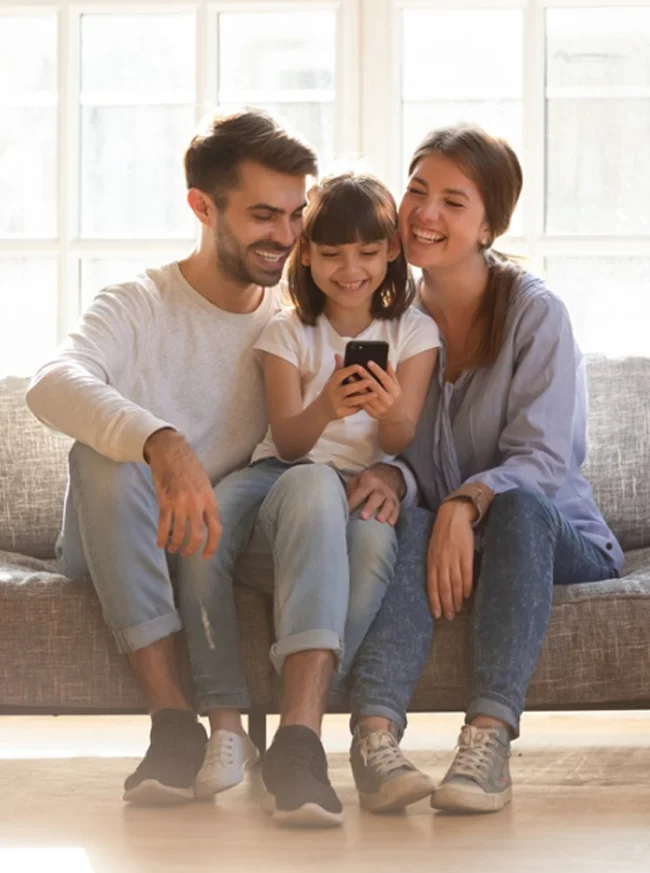 family using free lifeline iphone